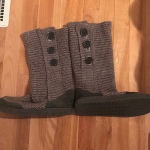 Barely worn wool grey boots